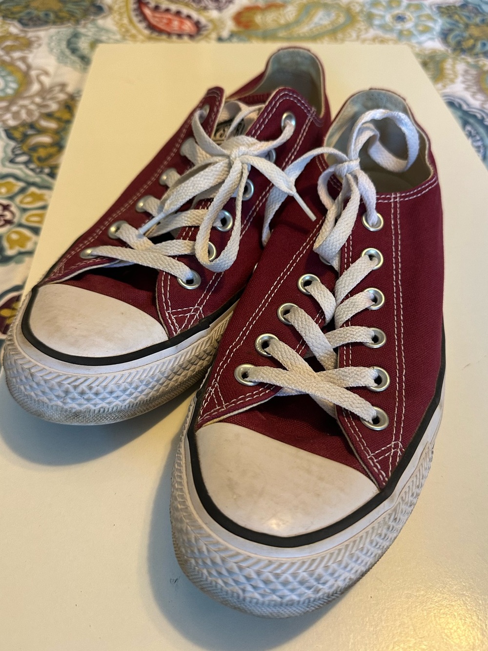 Converse Burgundy Red Low-Top Lace Up Sneakers Chucks Unisex M 7 W 9
